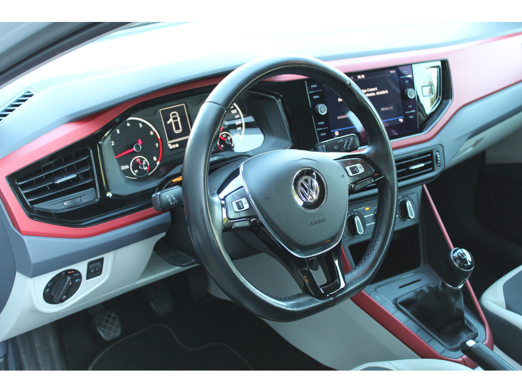 55756124-1.jpg